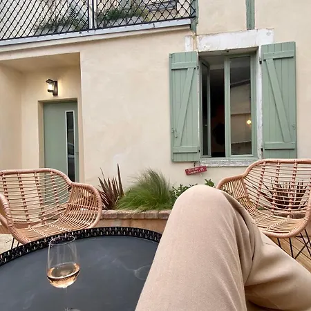 Superbe Appartement Terrasse Et Parking Gratuit Auxerre Exterior photo